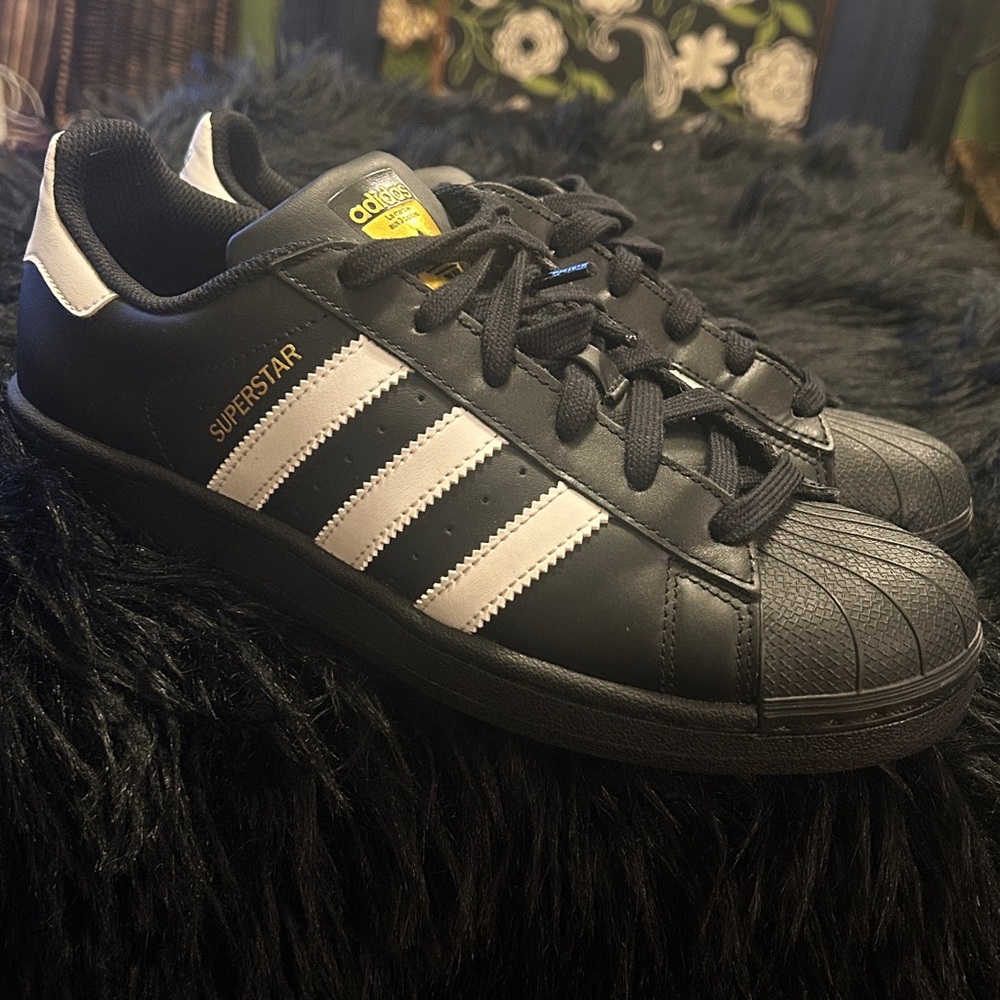 adidas Originals Superstar J Core Black Sneakers w/White Stripes Sz 7Y Big Kids
